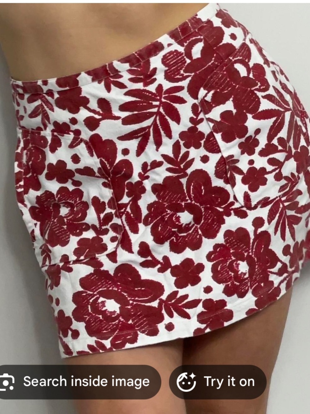Topshop White Skirt with Red Floral Print size 6.